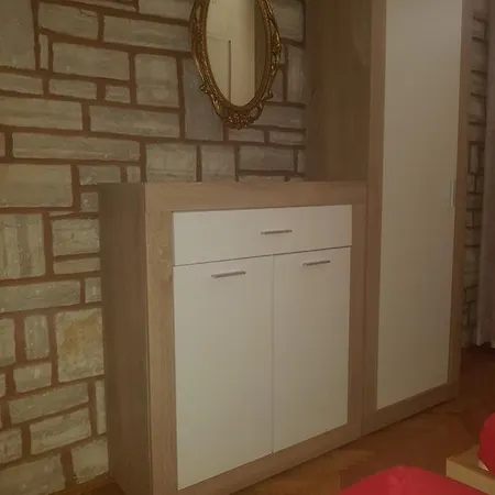 51 Gornji Karin