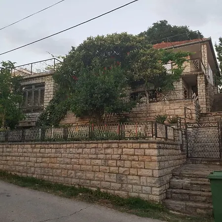 51 Gornji Karin