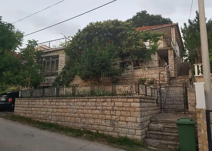 51 Gornji Karin